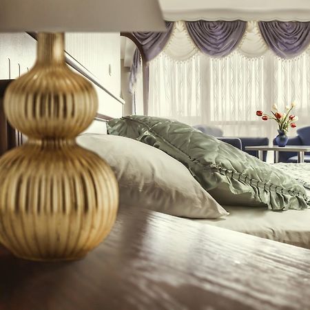 King Hotel Peje Luaran gambar