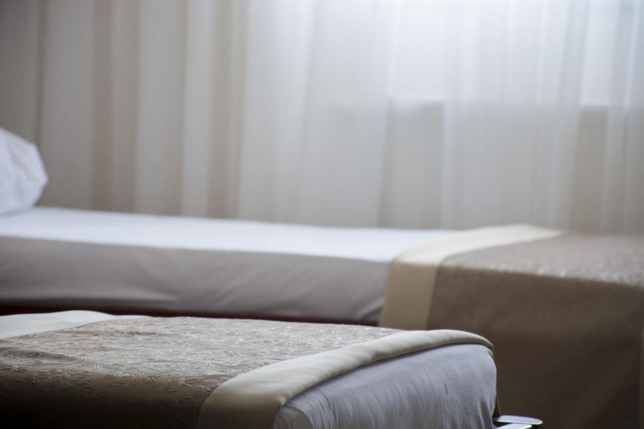 King Hotel Peje Luaran gambar
